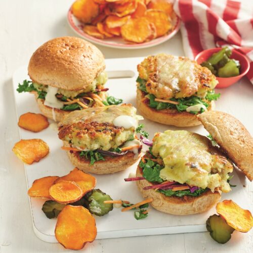 Fish burger with sweet potato chips